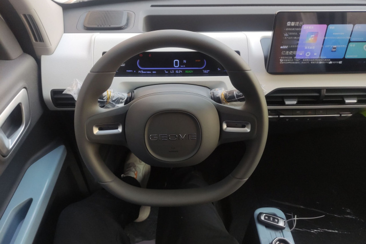 吉利银河 2024款 熊猫mini 200km 耐力熊中控内饰13