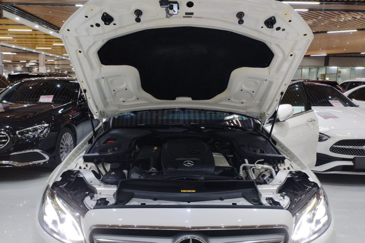 奔驰E级 2018款 E 200 L 运动型局部细节24