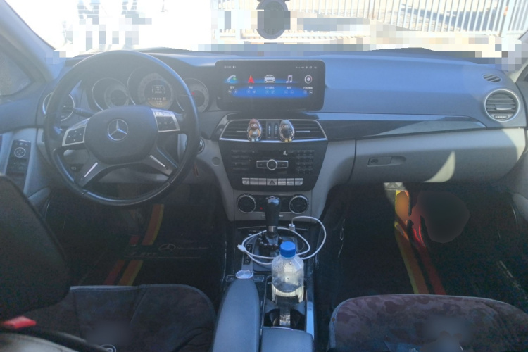 奔驰C级 2011款 C 200 CGI 时尚型中控内饰12