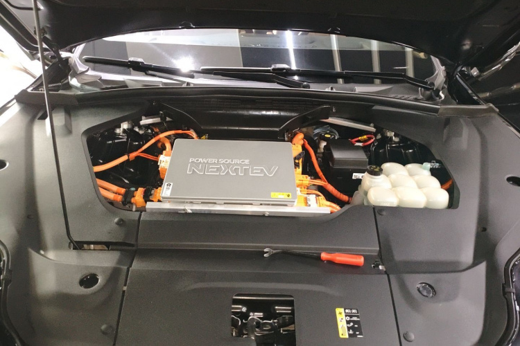 蔚来ES8 2022款 75kWh 六座版机舱底盘24