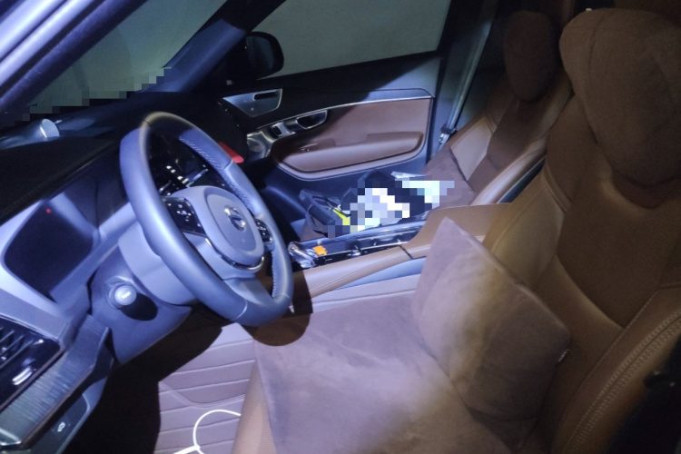 沃尔沃XC90 2024款 B6 智雅豪华版 7座中控内饰19