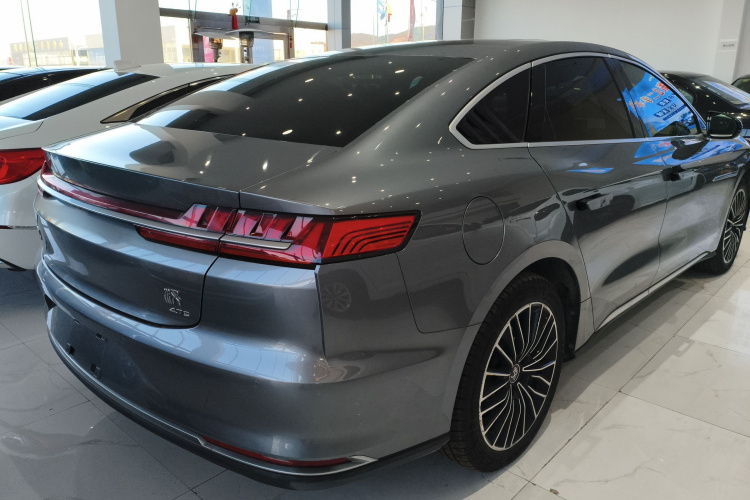 比亚迪 汉 2020款 DM 四驱性能版尊贵型车身外观6005