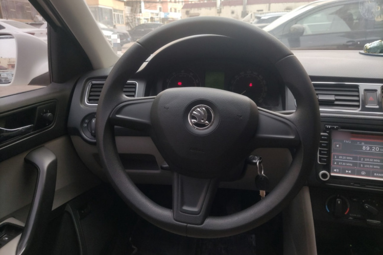 斯柯达 昕锐 2016款 1.6L 手动创行版中控内饰13