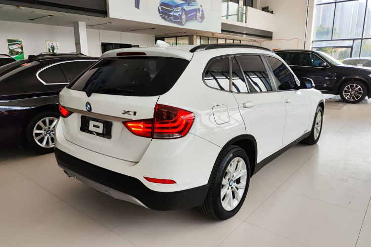 宝马X1 2013款 sDrive18i 领先型车身外观7