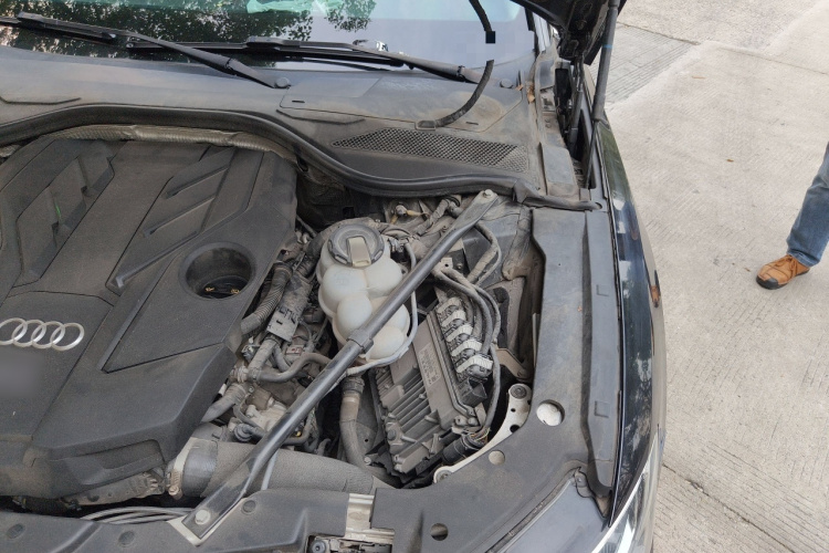 奥迪A8 2019款 A8L 50 TFSI quattro 舒适型局部细节9007