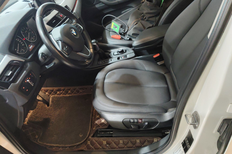 宝马X1 2016款 sDrive18Li 尊享型中控内饰19