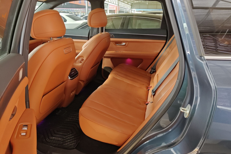 鸿蒙智行 问界M7 2024款 1.5T 智驾后驱Ultra版 5座中控内饰7004