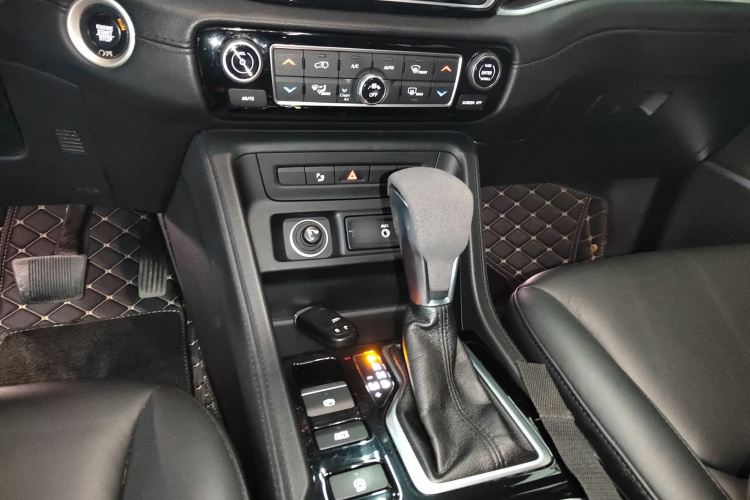 Jeep 大指挥官 2018款 2.0T 两驱进享版 国V局部细节18