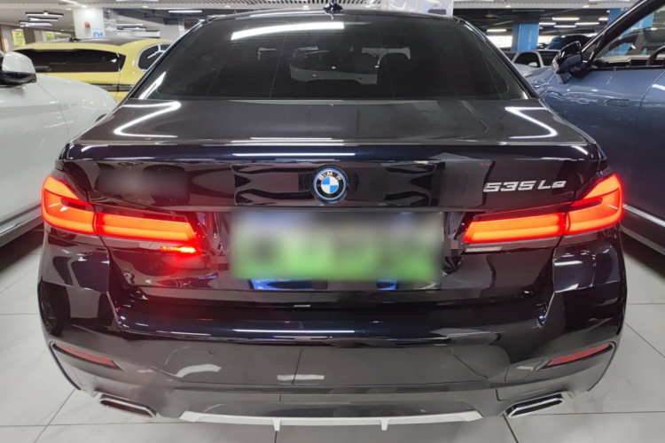 宝马5系新能源 2022款 改款二 535Le M运动套装车身外观6