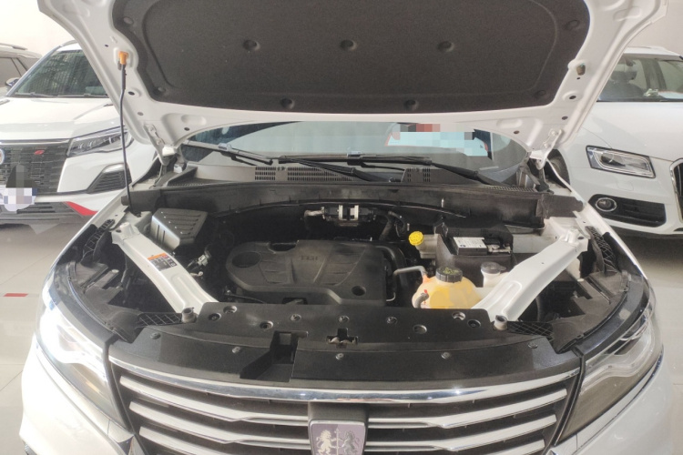 荣威RX5 2022款 330TGI 自动国潮版机舱底盘24