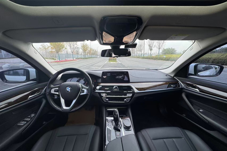 宝马5系 2018款 525Li 豪华套装车身外观6006