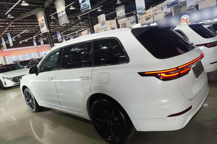 理想汽车 理想ONE 2020款 增程6座版车身外观4