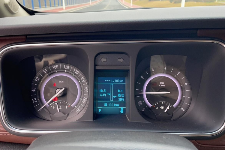 别克GL8 2017款 25S 舒适型 国V局部细节14