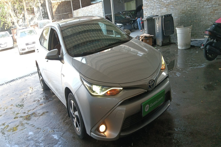 丰田 雷凌 2017款 改款双擎 1.8H GS E-CVT精英天窗版 国V车身外观6002