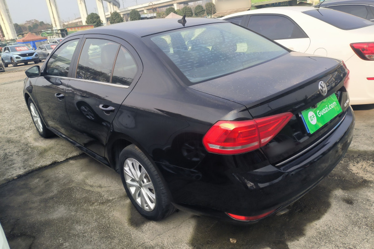 大众 朗逸 2015款 1.6L 自动舒适版车身外观4