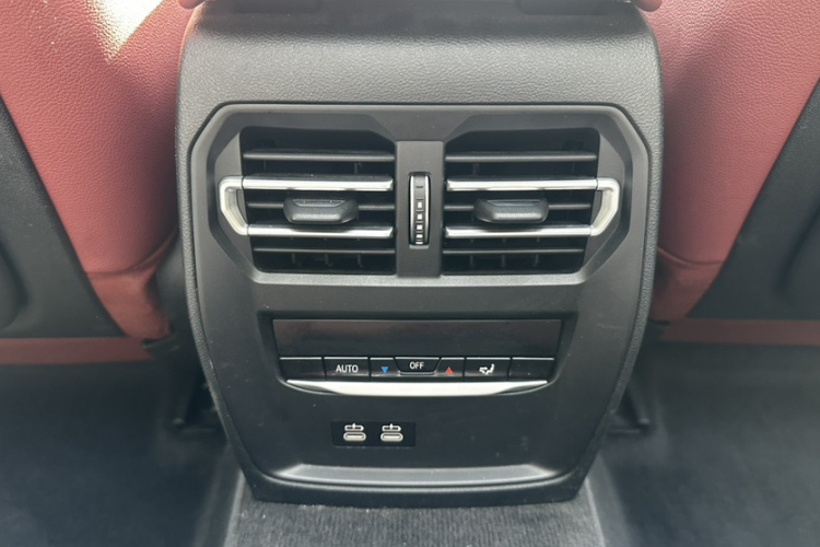 宝马3系 2021款 改款 320Li M运动套装中控内饰7004