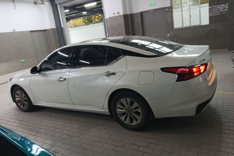 日产 天籁 2020款 改款 2.0L XL 舒适版车身外观4