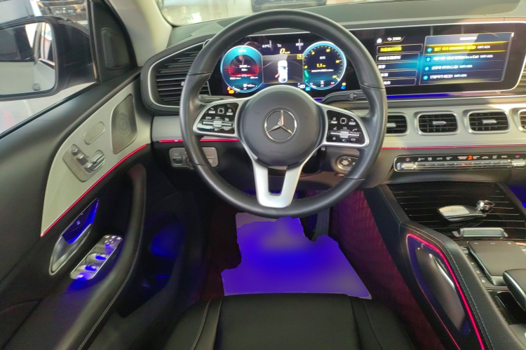 奔驰GLE轿跑 2020款 GLE 350 4MATIC 轿跑SUV 豪华型中控内饰13