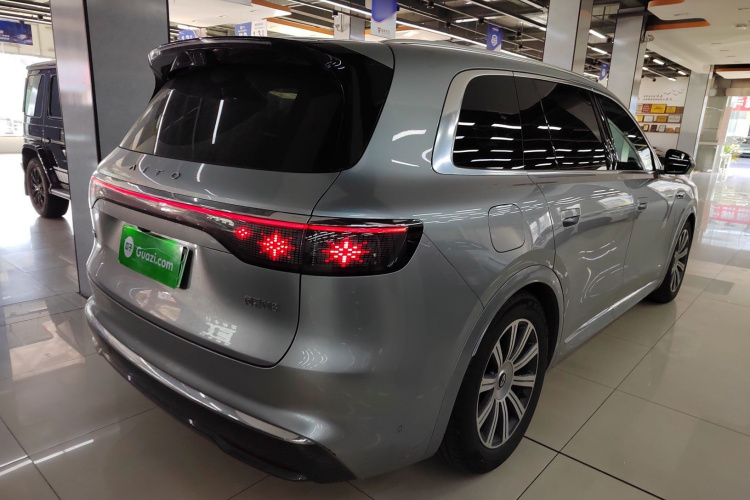 鸿蒙智行 问界M8 2025款 增程 Max+版 53.4kWh 5座版车身外观7