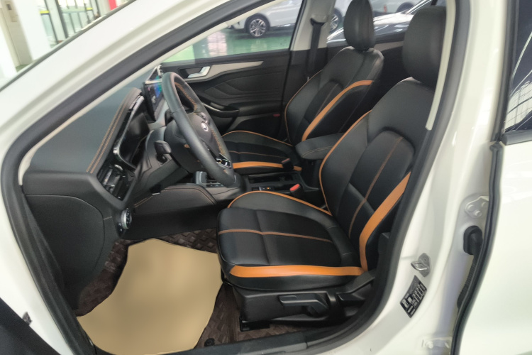 福特 福克斯 2022款 两厢 EcoBoost 180 自动竞速版中控内饰19