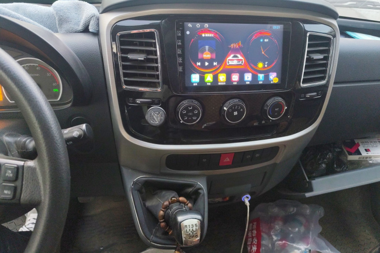 东风御风 御风 2021款 2.0T动力王前驱物流车长轴中顶6-9座国VI ZD20局部细节16