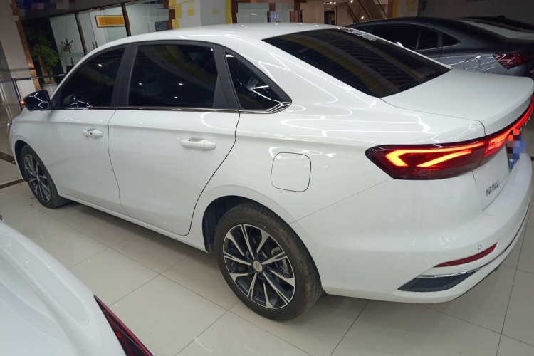 吉利汽车 帝豪 2025款 第4代 1.5L CVT尊贵型车身外观6003