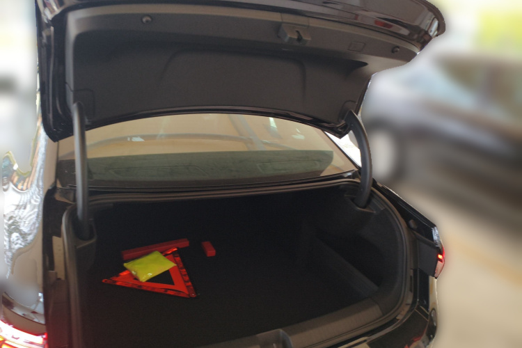 大众 帕萨特 2025款 Pro 380TSI 龙耀版中控内饰23