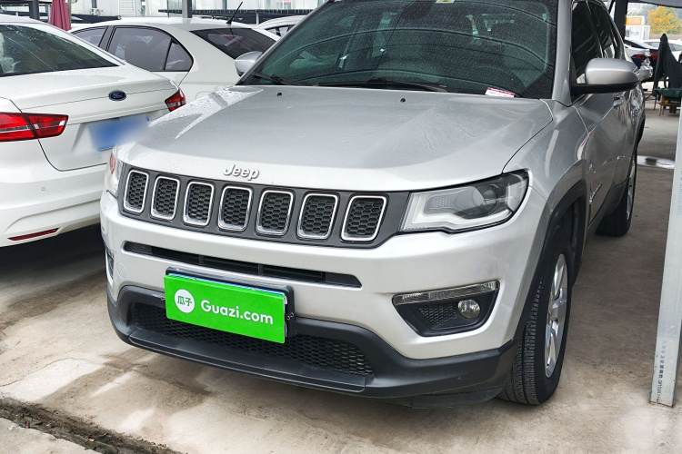 Jeep 指南者 2017款 200T 自动舒享版车身外观1