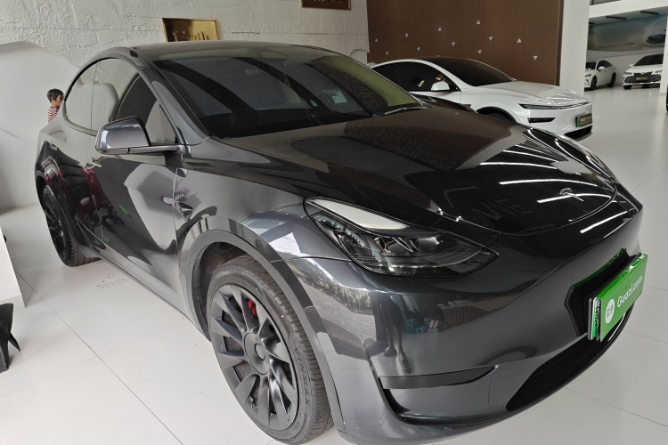 特斯拉 Model Y 2024款 后轮驱动版车身外观3