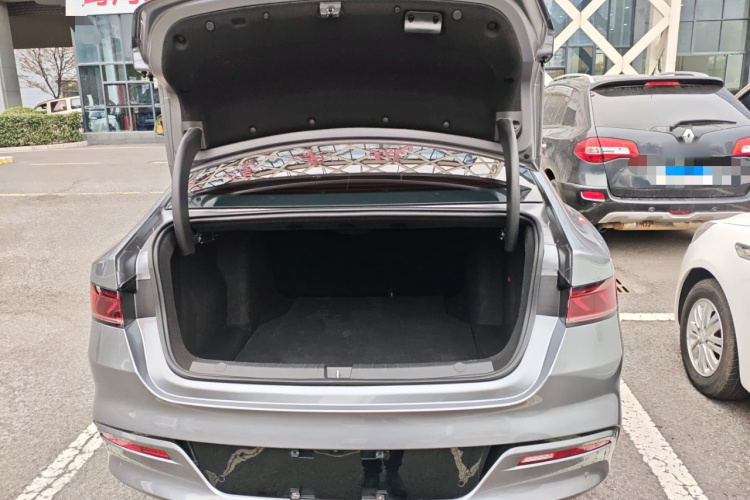 比亚迪 秦PLUS 2023款 冠军版 EV 420KM超越型机舱底盘23