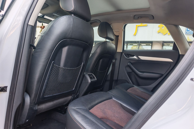 奥迪Q3 2017款 30 TFSI 时尚型中控内饰7002