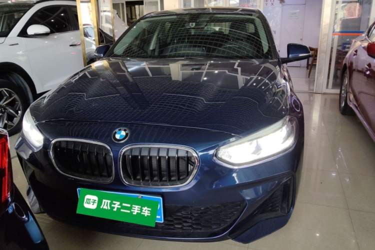 宝马1系 2021款 改款 120i M运动版车身外观2