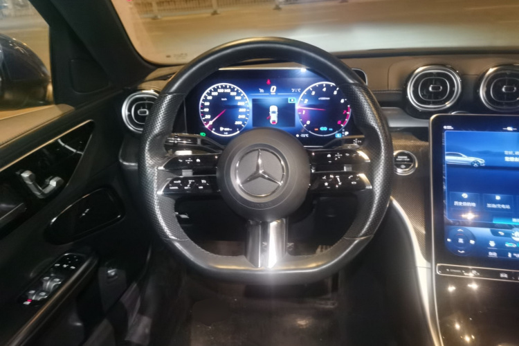 奔驰C级 2022款 C 260 L 运动版中控内饰13