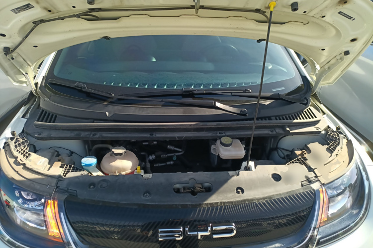 比亚迪 海豚 2023款 420km 时尚版机舱底盘24