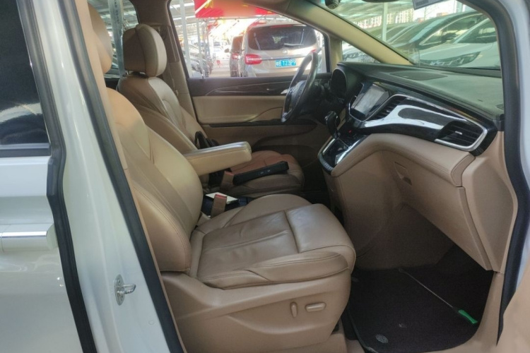 别克GL8 2017款 ES 28T 旗舰型 国V中控内饰7005