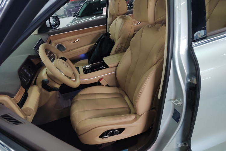 鸿蒙智行 问界M7 2024款 1.5T 后驱Plus版 5座中控内饰19