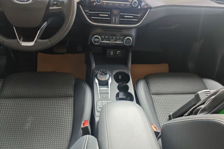 福特 福克斯 2020款 两厢 EcoBoost 180 自动锋潮型局部细节18