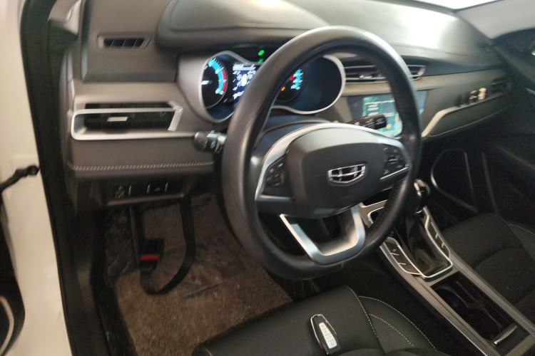 吉利汽车 帝豪 2021款 UP 1.5L CVT豪华型中控内饰7002