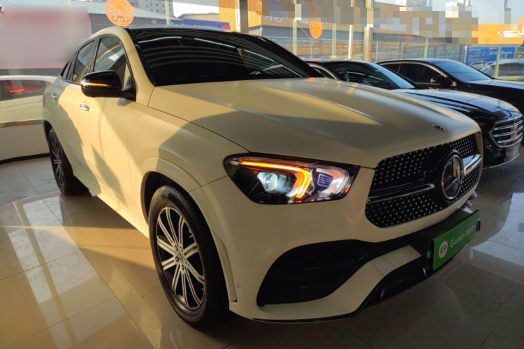 奔驰GLE轿跑 2020款 GLE 350 4MATIC 轿跑SUV 豪华型车身外观3