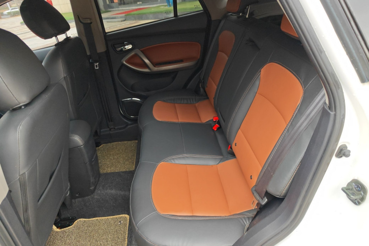 海马S5 2016款 1.5T CVT创享版中控内饰7001