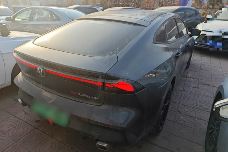 长安UNI-V 智电iDD 2023款  智电iDD 1.5T 113km智趣型（飞快版）车身外观7