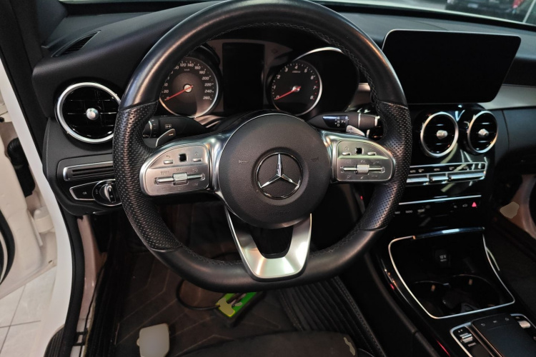 奔驰C级 2019款 C 260 运动版中控内饰13