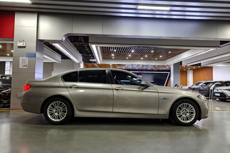 宝马5系 2014款 525Li 领先型车身外观6002