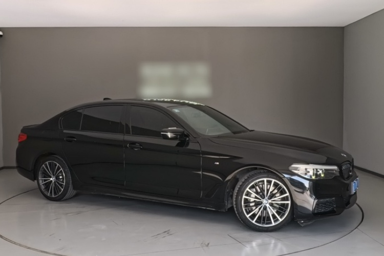 宝马5系 2019款 改款 530Li 领先型 M运动套装车身外观6003