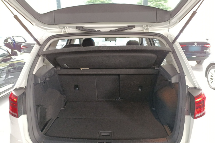 大众 高尔夫·嘉旅 2016款 230TSI 自动进取型机舱底盘23