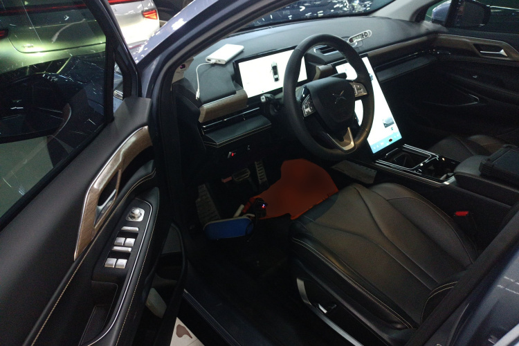 小鹏P5 2021款 550E中控内饰20