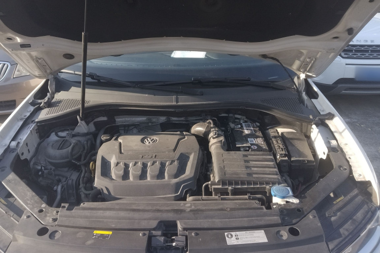 大众 途观L 2019款 改款 330TSI 自动两驱智动豪华版 国VI机舱底盘24