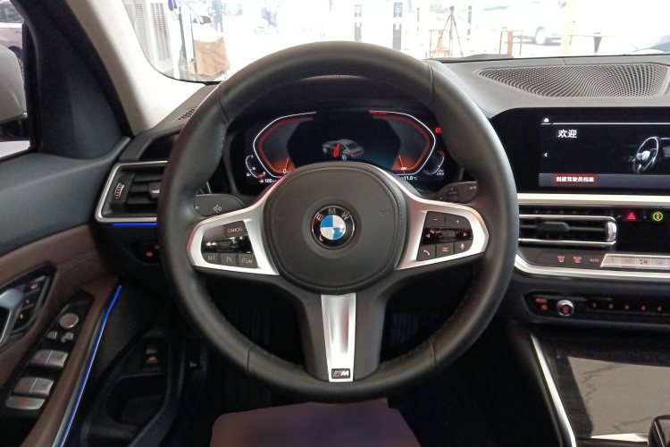宝马3系 2022款 325Li M运动套装中控内饰13