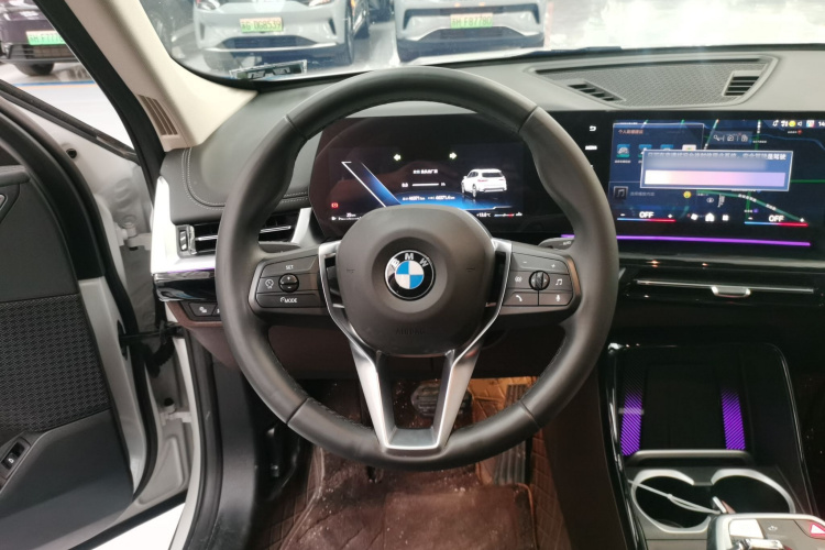 宝马X1 2023款 sDrive25Li X设计套装中控内饰13