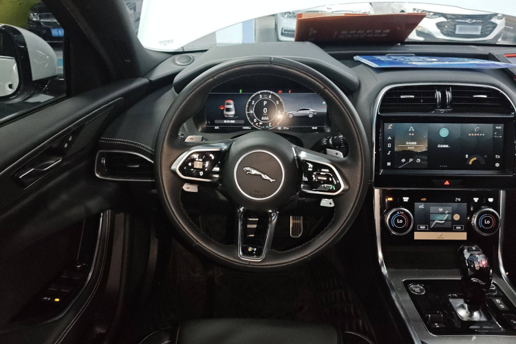 捷豹XEL 2023款 2.0T 250PS R-DYNAMIC S进取运动版局部细节13